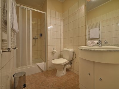 EA Hotel Mozart*** - Badezimmer